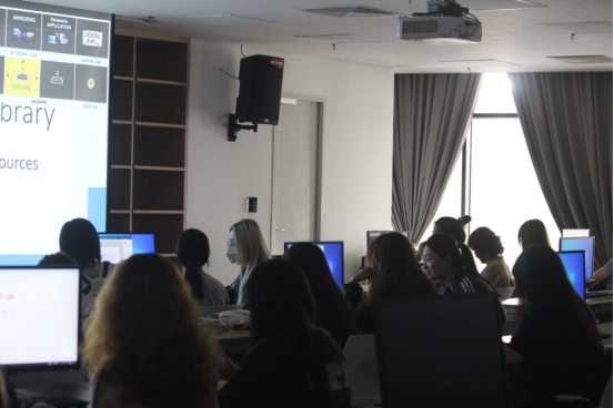 XMUM Library Empowers Chinese Studies Students with Resource Exploration Event (1)