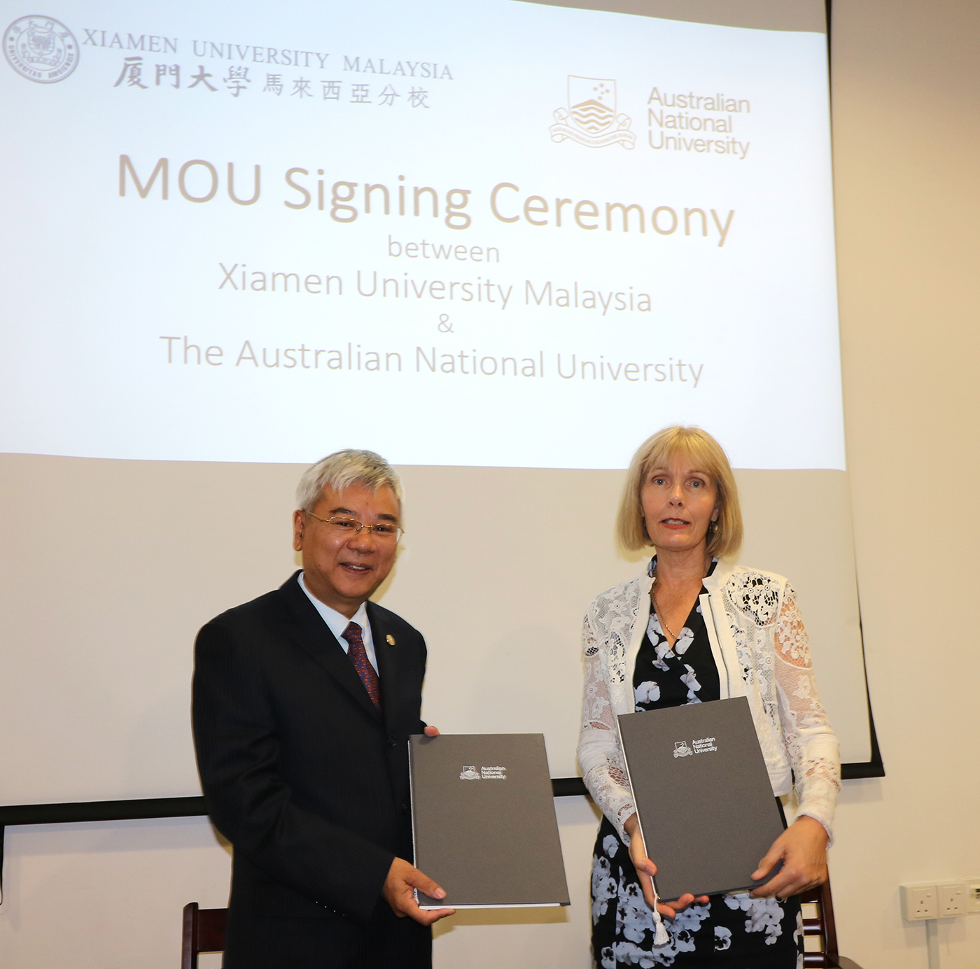 XMUM Signs MOU with Australian National University on Academic Collaboration (2)