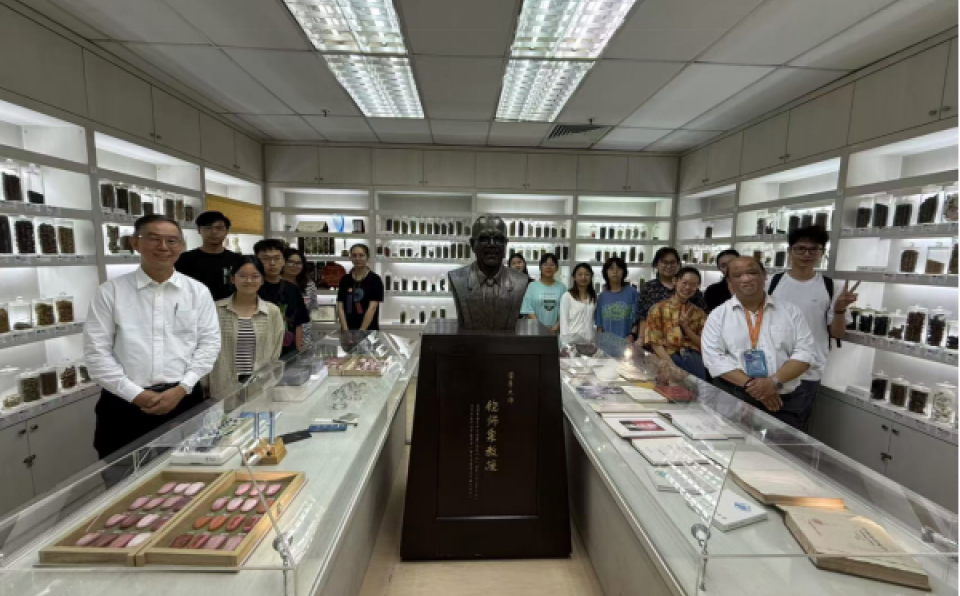 Exchange Students Explore TCM Heritage and Innovation in Malaysia group photo 1