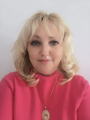 Dr Irina